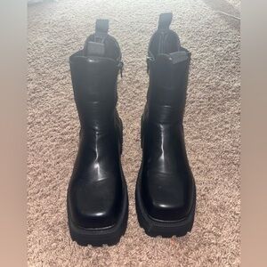Chunky Black Women's Chelsea Boots
